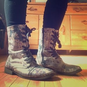 Fall combat boots